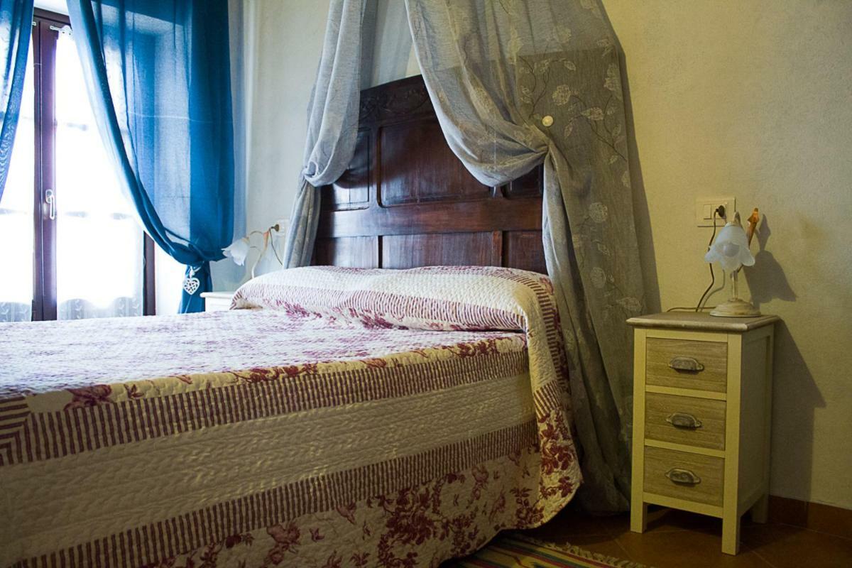 Agriturismo La Ca Veja Monforte dʼAlba Exteriér fotografie